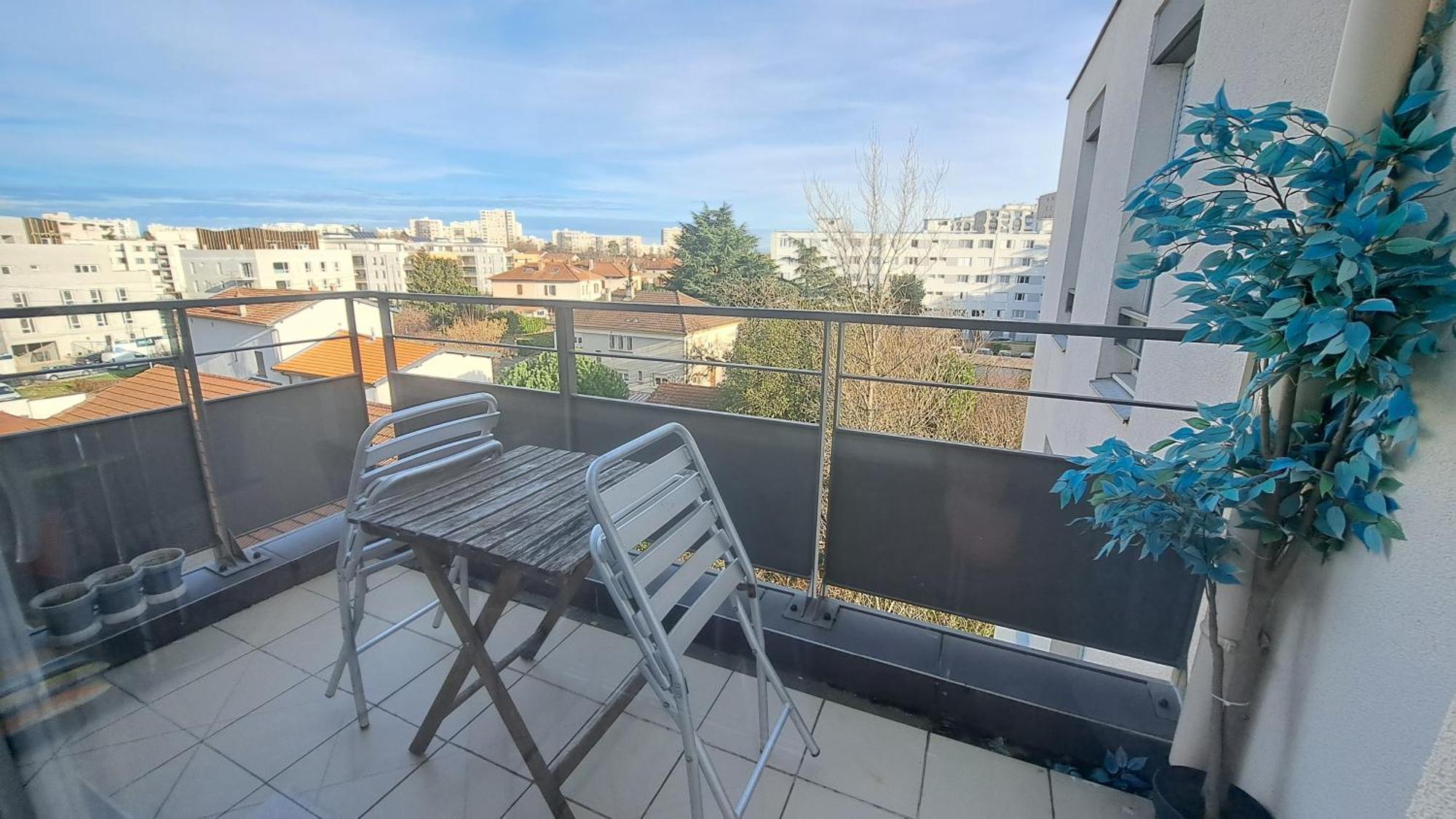 Appartement Cosy 3 Pieces Avec Garage Privatif Saint-Priest  Extérieur photo